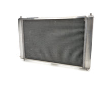 Load image into Gallery viewer, FLUIDYNE PERFORMANCE RFD.MUS.9704.46 Radiator Mustang 97-04