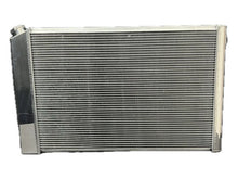 Load image into Gallery viewer, FLUIDYNE PERFORMANCE RGM.4R3320.A Radiator GM C/K Jimmy Blazer / Suburban 73-91