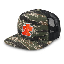 Load image into Gallery viewer, Ti22 PERFORMANCE TIP9076 Ti22 Performance Flat Brim Camo Snapback Hat with Ti22 Logo